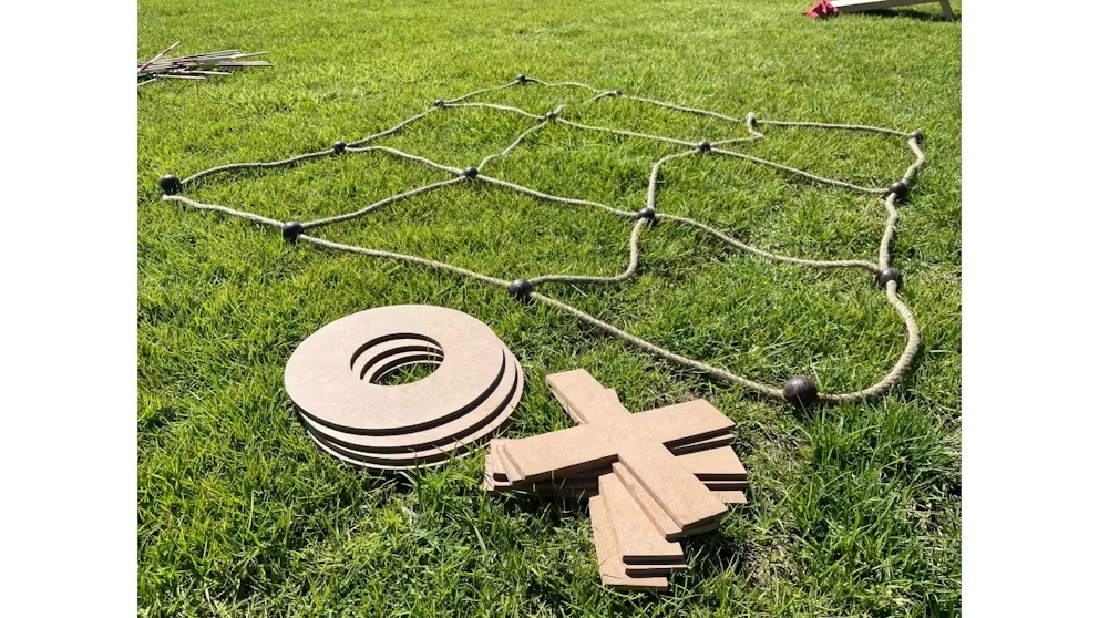 Giant Naughts and Crosses